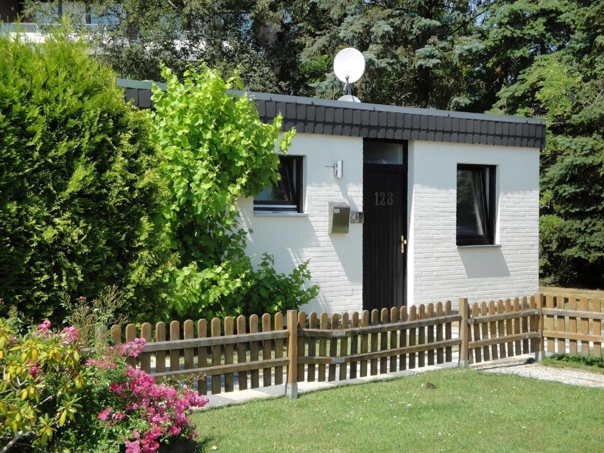 Schoenes Ferienhaus In Tossens Mit Schoenem Garten Butjadingen Exteriér fotografie